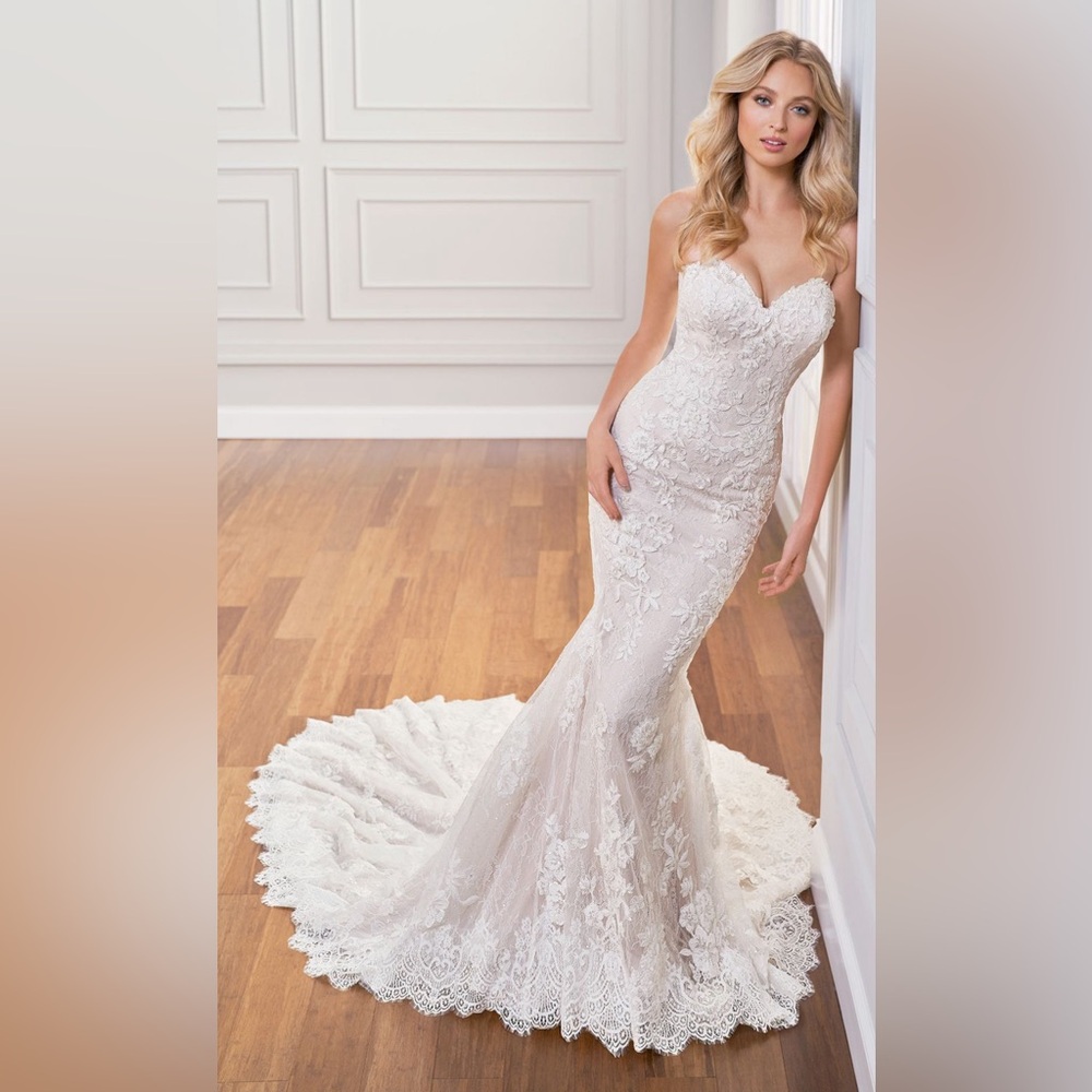 Martin Thornburg 122237 Ryleigh Wedding Gown